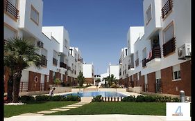Home4U - Fantastic 2 Bedroom Apartment, With Pool